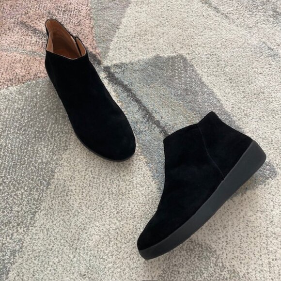 NEW FitFlop $140 Womens 11 Sumi Black Suede Flatform Chelsea Ankle Boots Booties - Picture 1 of 8
